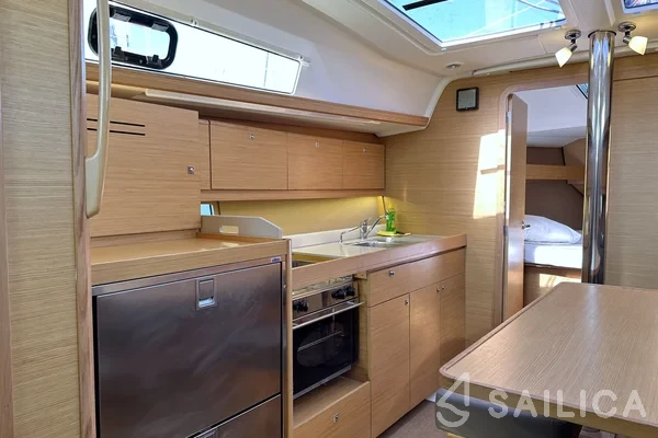 Dufour 382 GL - Yacht Charter Sailica