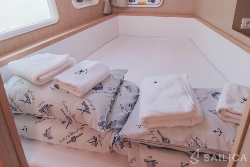 Lagoon 39 - Yacht Charter Sailica
