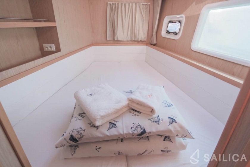 Lagoon 39 - Yacht Charter Sailica