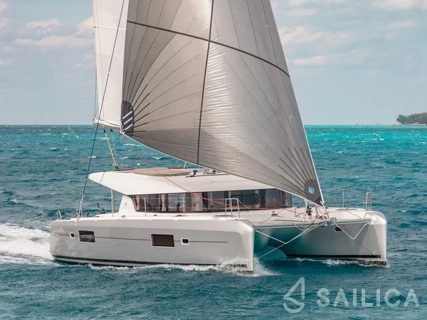 Lagoon 42 - Yacht Charter Sailica