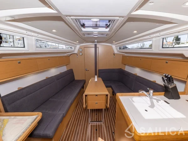 Bavaria Cruiser 34 Style - Yacht Charter Sailica