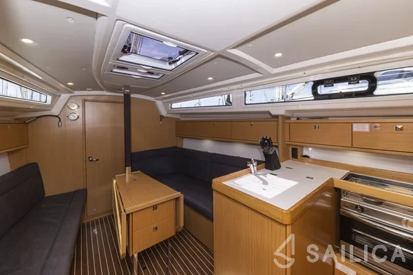 Bavaria Cruiser 34 Style - Yacht Charter Sailica