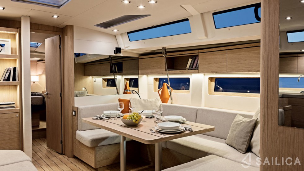 Oceanis 51.1 - Yacht Charter Sailica