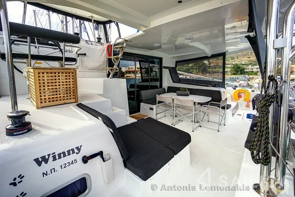 Lagoon 42 - Yacht Charter Sailica