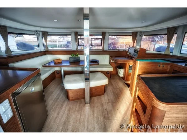 Lagoon 42 - Yacht Charter Sailica