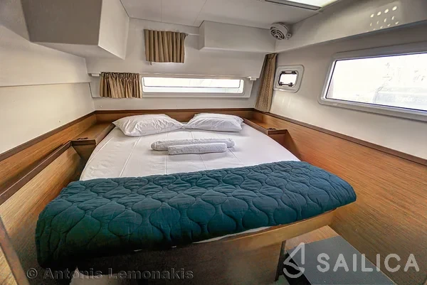 Lagoon 42 - Yacht Charter Sailica