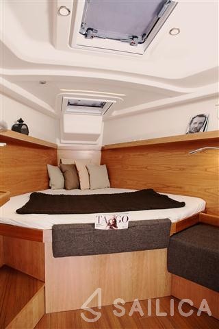 Hanse 415 - Yacht Charter Sailica