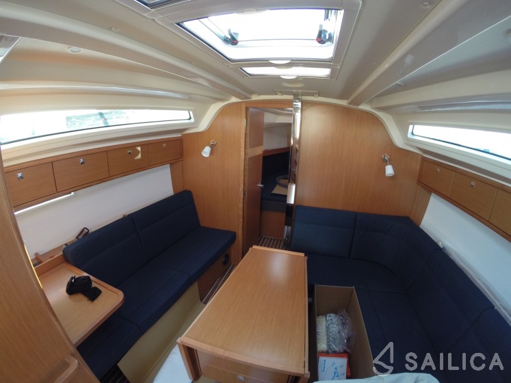 Bavaria 37 Cruiser - Yacht Charter Sailica