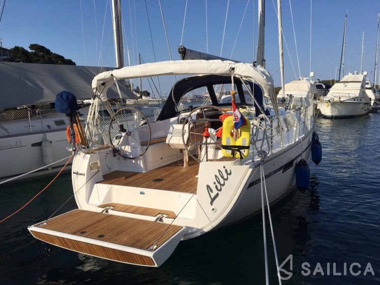 Bavaria 37 Cruiser - Yacht Charter Sailica