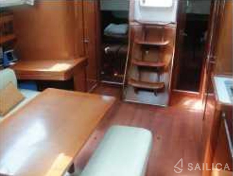 Oceanis 43 - Yacht Charter Sailica