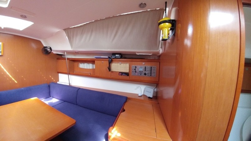 Oceanis 43 - Yacht Charter Sailica