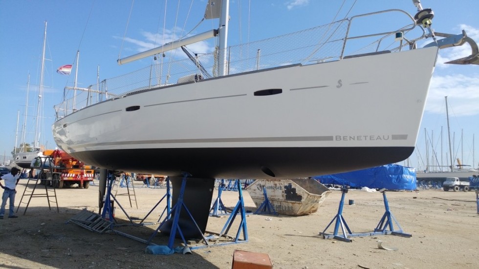 Oceanis 43 - Yacht Charter Sailica