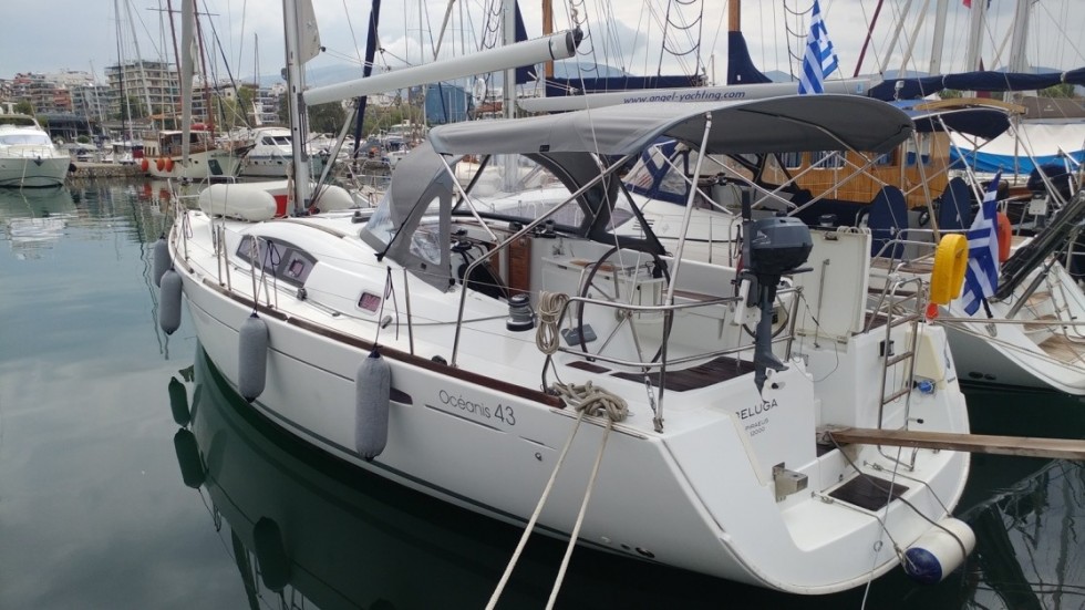 Oceanis 43 - Yacht Charter Sailica