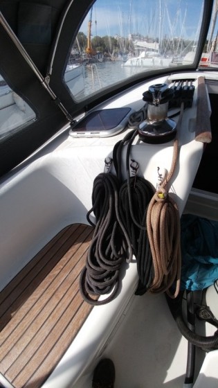 Oceanis 43 - Yacht Charter Sailica