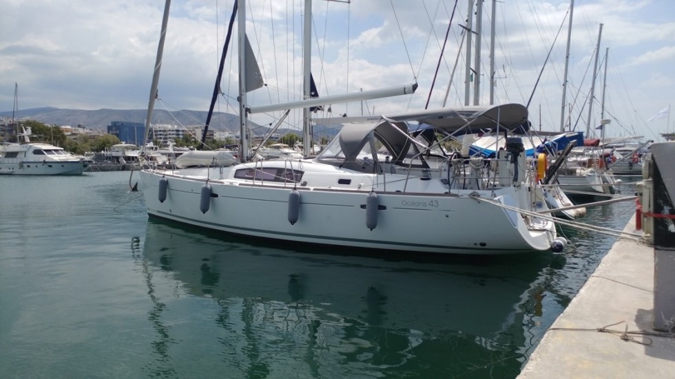Oceanis 43 - Yacht Charter Sailica