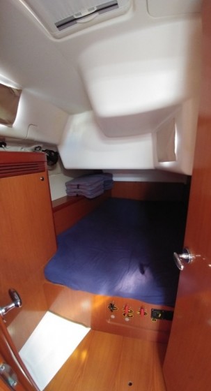 Oceanis 43 - Yacht Charter Sailica