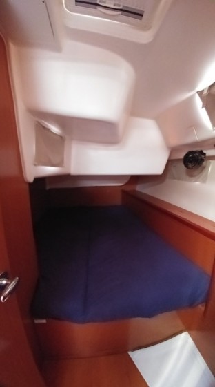 Oceanis 43 - Yacht Charter Sailica