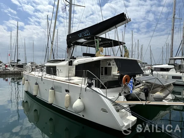 Lagoon 450  Flybridge - Yacht Charter Sailica
