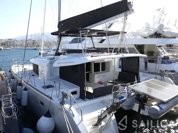 Lagoon 450  Flybridge - Yacht Charter Sailica