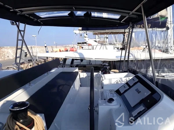 Lagoon 450  Flybridge - Yacht Charter Sailica