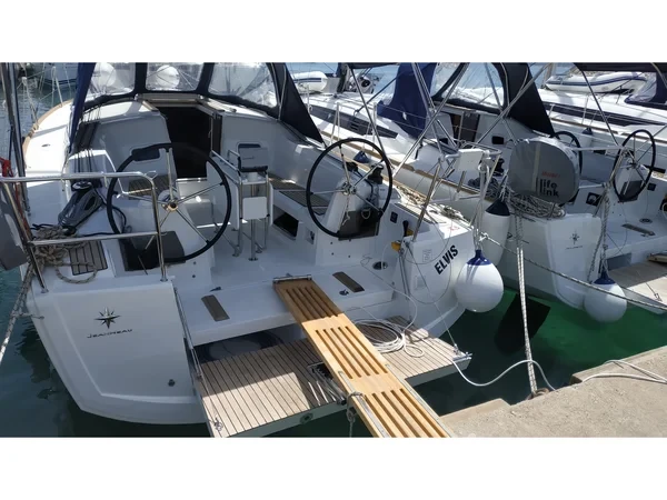 Sun Odyssey 349 - Yacht Charter Sailica