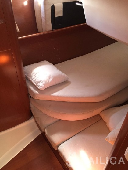 Antares 36 - Yacht Charter Sailica