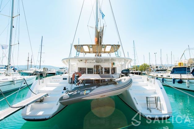 Lagoon 450  Flybridge - Yacht Charter Sailica