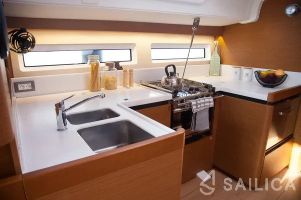 Sun Odyssey 490 - Yacht Charter Sailica