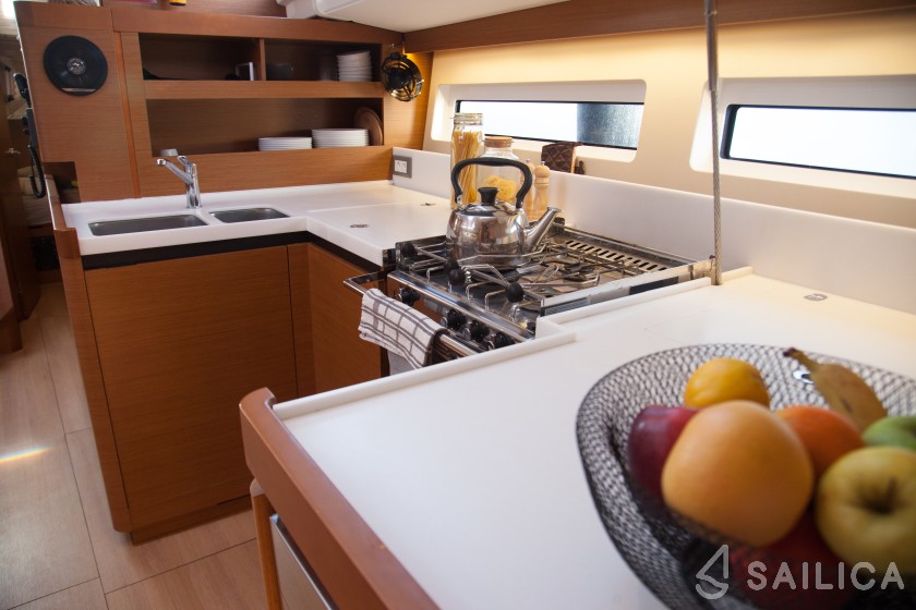 Sun Odyssey 490 - Yacht Charter Sailica