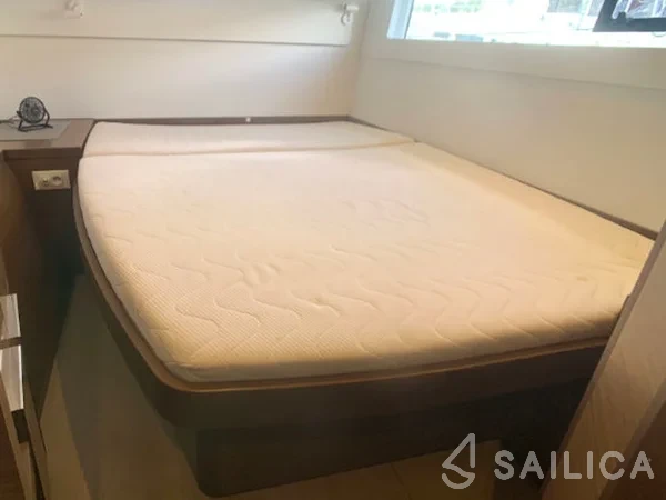 Lagoon 40 - Yacht Charter Sailica
