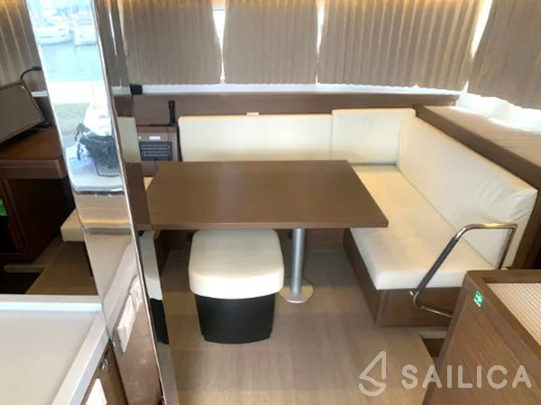 Lagoon 40 - Yacht Charter Sailica