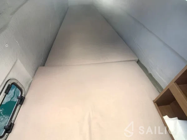 Lagoon 40 - Yacht Charter Sailica