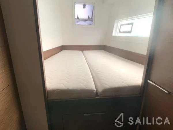 Lagoon 40 - Yacht Charter Sailica