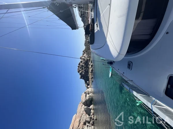 Lagoon 42 - Yacht Charter Sailica