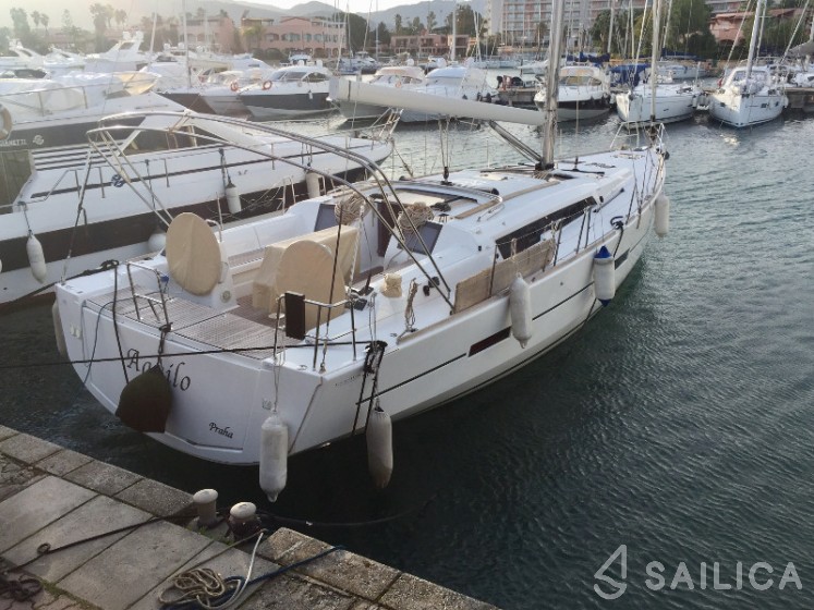 Dufour 460 GL - Yacht Charter Sailica