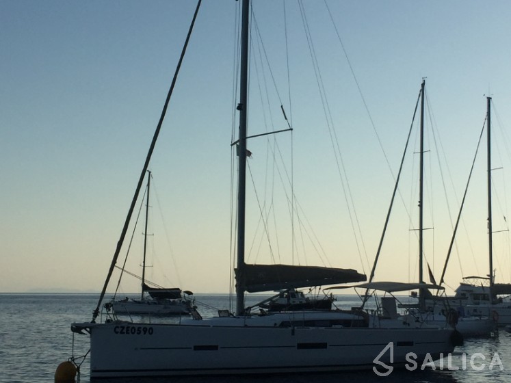 Dufour 460 GL - Yacht Charter Sailica