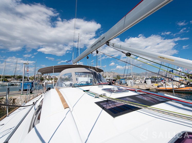 Lagoon 42 - Yacht Charter Sailica