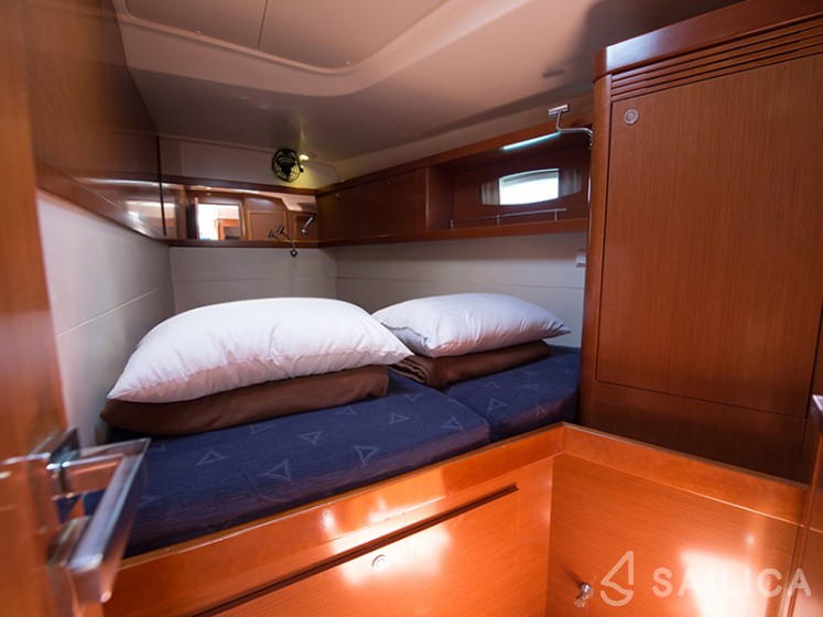 Lagoon 42 - Yacht Charter Sailica