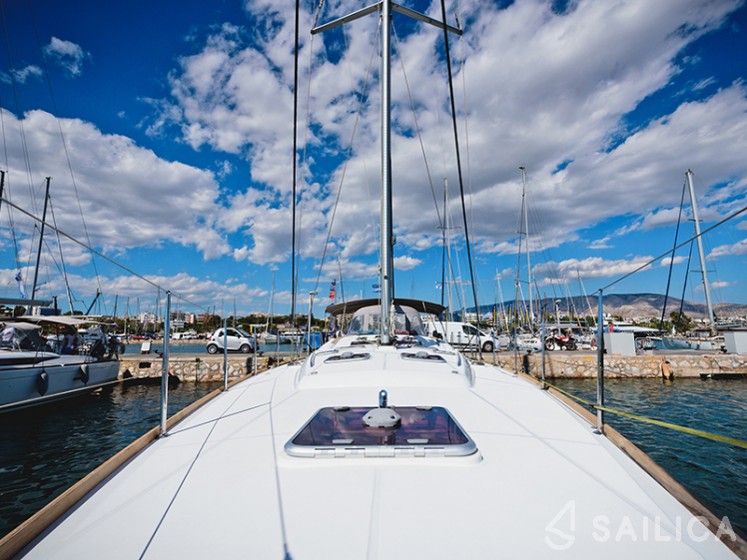 Lagoon 42 - Yacht Charter Sailica