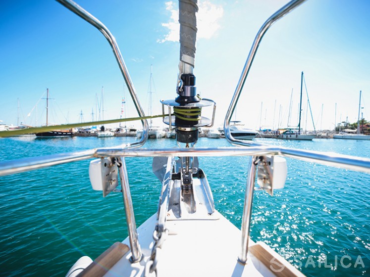 Lagoon 42 - Yacht Charter Sailica