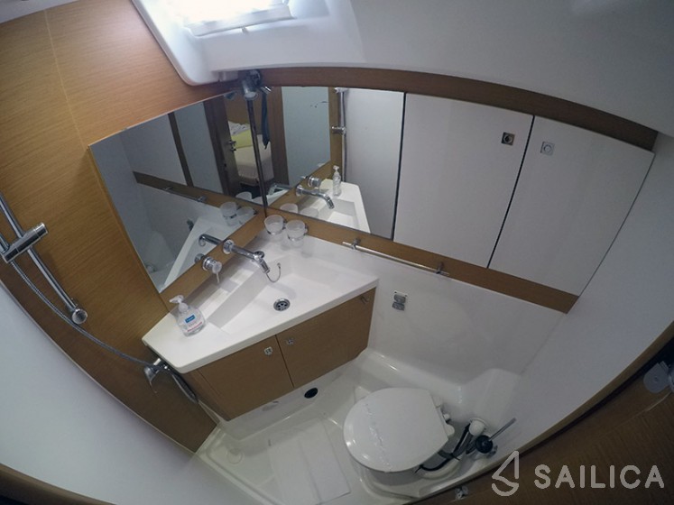 Jeanneau 57 - Yacht Charter Sailica