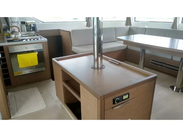 Lagoon 50 - Yacht Charter Sailica