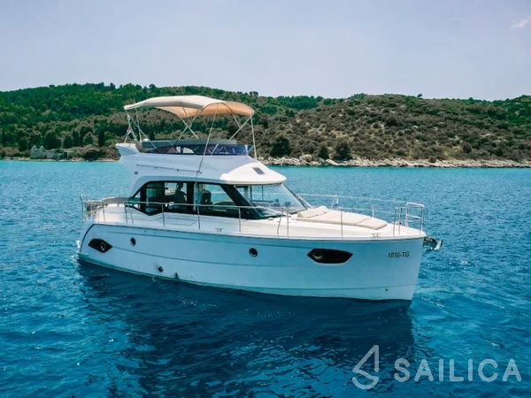 Bavaria E40 Fly - Yacht Charter Sailica