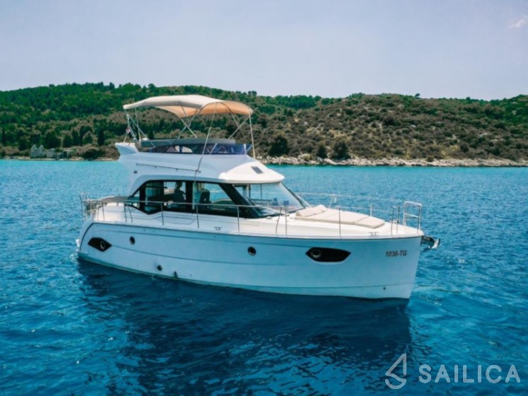 Bavaria E40 Fly - Yacht Charter Sailica