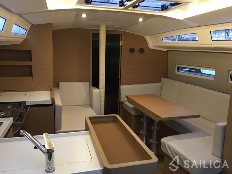 Sun Odyssey 410 - Yacht Charter Sailica