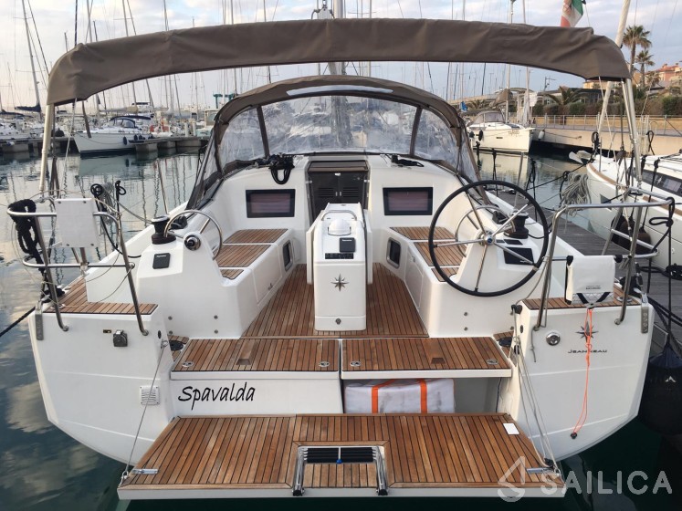 Sun Odyssey 410 - Yacht Charter Sailica