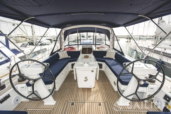 Oceanis 51.1 - Yacht Charter Sailica