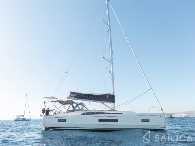 Oceanis 40.1 - Yacht Charter Sailica