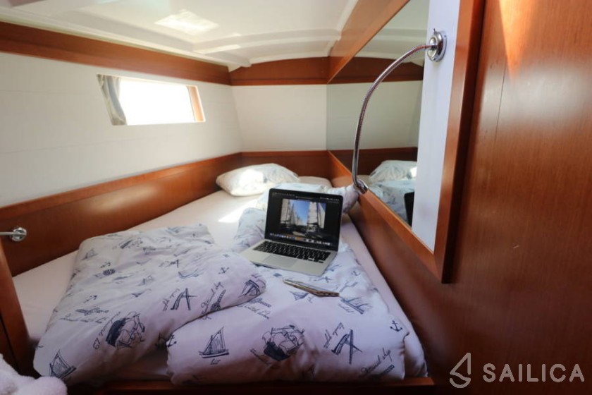 Oceanis 48 - Yacht Charter Sailica