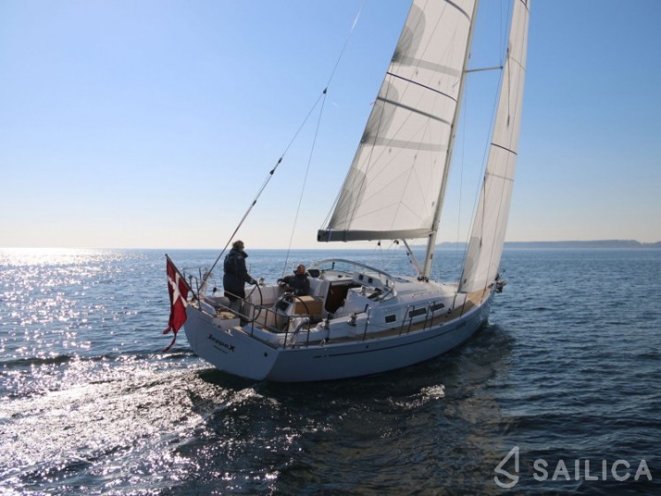 Xc 35 - Yacht Charter Sailica